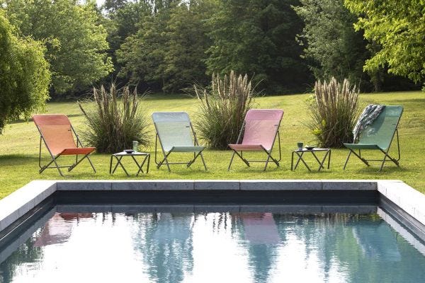Maxi loungers by the pool, Pistil | Lafuma Mobilier
